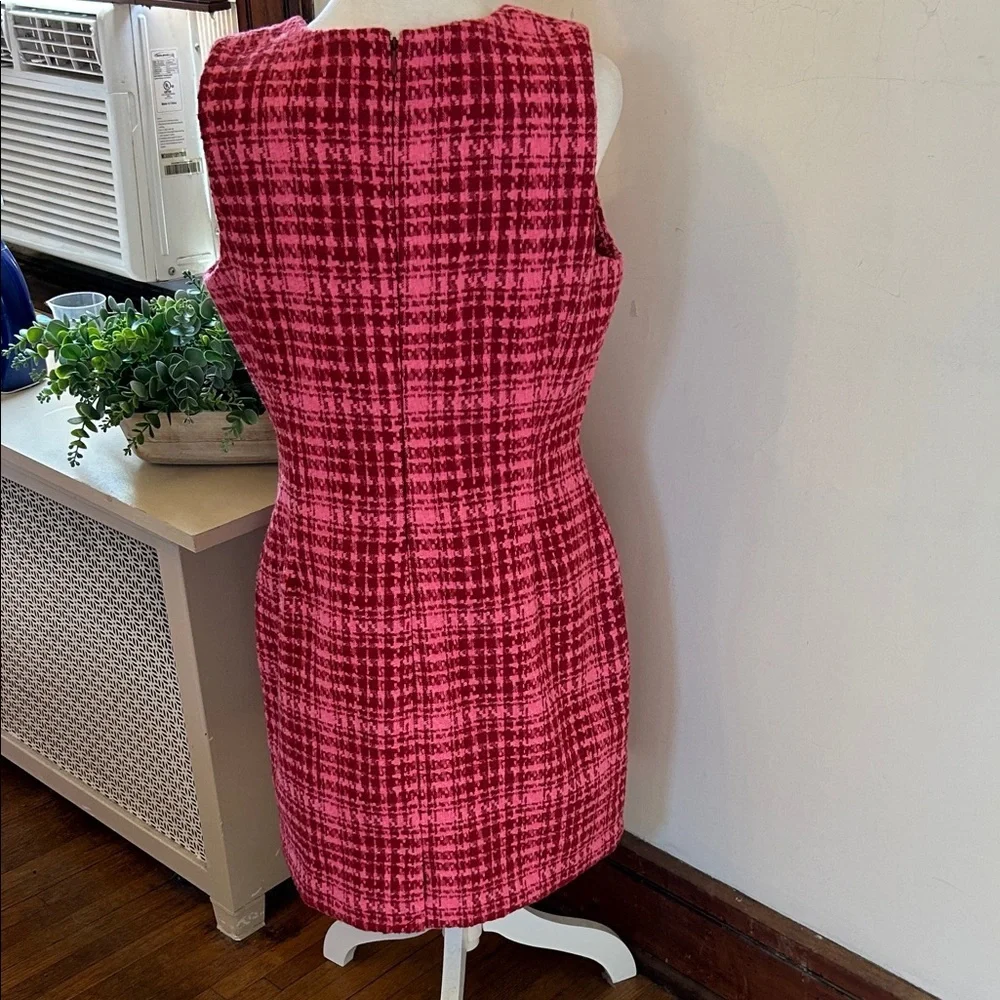 ON 34th elegant sleeveless